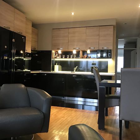 Lovely Apartment Belgrado Buitenkant foto