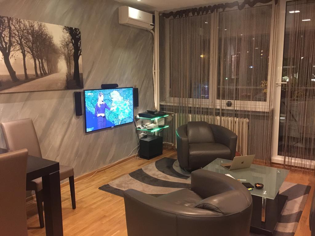 Lovely Apartment Belgrado Buitenkant foto