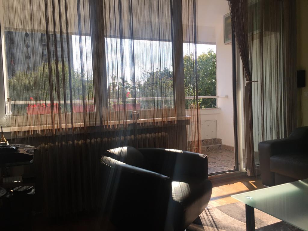 Lovely Apartment Belgrado Buitenkant foto
