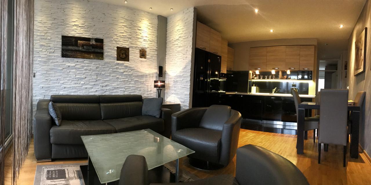 Lovely Apartment Belgrado Buitenkant foto
