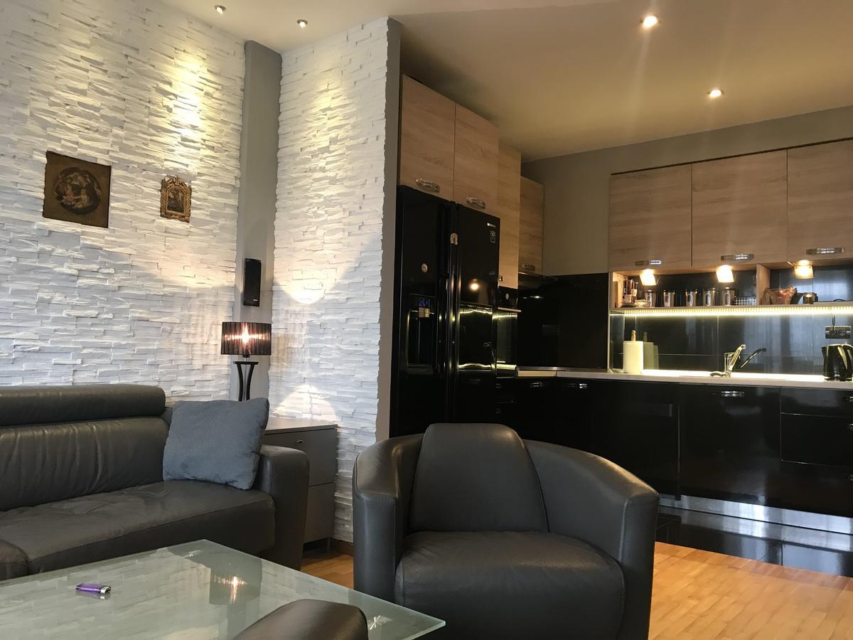 Lovely Apartment Belgrado Buitenkant foto